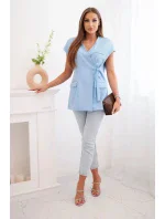 Dámská bunda bez rukávů s kravatou – elegantní střih modrý