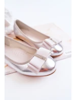 Kožené dětské baleríny s ozdobnou mašlí stříbrne Claril Kožené dětské baleríny s ozdobnou mašlí stříbrne Claril