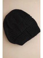 Dámská zimní čepice akrylová s ozdobným pletením K462 černá