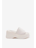 Dámské nazouváky na platformě bílé Virelia