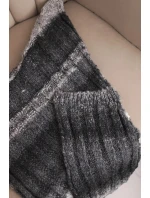 Dámský vlněný šátek měkký a teplý v barevných pruzích KN19 grafitový Dámský vlněný šátek měkký a teplý v barevných pruzích KN19 grafitový