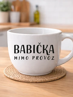 BABIČKA MIMO PROVOZ - keramický hrnek 400 ml