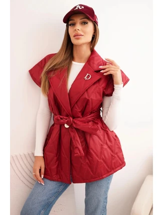 Dámská prošívaná vesta s páskem a širokým límcem bordová Dámská prošívaná vesta s páskem a širokým límcem bordová
