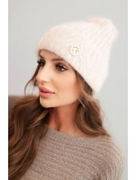 Dámská zimní čepice z huňaté pleteniny a s elegantním knoflíkem jasno pudrově růžová