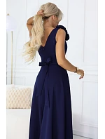 643-4 Elegantní večerní maxi šaty s rozparkem a růžemi - tmavě modré