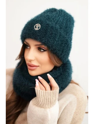 Dámská souprava čepice a šály zimní nadýchaná s ozdobným emblémem mořská