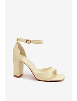 Dámské sandály na podpatku z umělé kůže žluté Melvra
