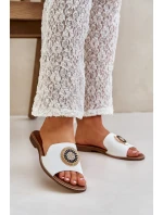 Kožené Pantofle S Dekorací Na Plochém Podpatku Bílé Lewski 3047/O