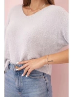 Dámský svetr z měkkého chlupu s výstřihem do V krátkým rukávem šedý