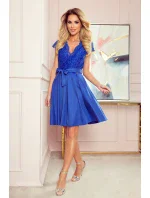 ANNA - Dámské šaty v chrpové barvě s výstřihem a krajkou 242-3