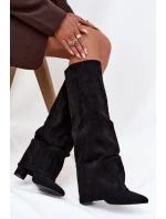 Zateplené dámské kozačky s vykrojeným horním lemem na podpatku ekologické semišové černé Elivira