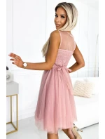 522-1 CATERINA Dámské šaty s gipure a jemným tylem - Powder Pink