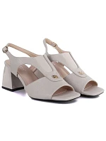 Dámské béžové sandály na jehlovém podpatku Vinceza 26-62286