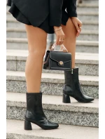 Hladké Dámské Botky Na Podpatku Z Eko Kůže Černé Izariel