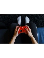 Ovladač Microsoft Xbox Series - pulzující červená barva