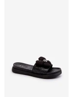 Dámské žabky s ozdobou na nízké platformě černé Cedrella