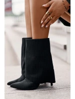 Dámské boty na podpatku se zahnutým svrškem a špičatými špičkami černé Naritua