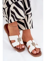 Ploché sandály s výřezy a ozdobou bílé Bohalis