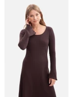 B308 Midi šaty z žebrového úpletu - tmavá čokoláda