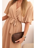 Šaty s překládaným výstřihem camelová