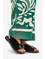 Elegantní Dámské Sandály S Zlatou Ozdobou Na Plochém Podpatku Černé S.Barski KV27-053 Elegantní Dámské Sandály S Zlatou Ozdobou Na Plochém Podpatku Černé S.Barski KV27-053