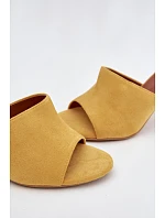 Dámské pantofle na jehle z eko semiše žluté Isolia
