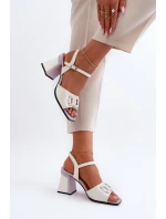 Elegantní sandály na podpatku s ozdobou bílé D&A MR38-156 Elegantní sandály na podpatku s ozdobou bílé D&A MR38-156