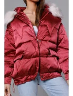 Krátká oversize bunda ve vínové bordó barvě (H-1109-25) Krátká oversize bunda ve vínové bordó barvě (H-1109-25)