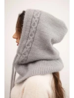 Dámská čepice s kapucí a pleteným vzorem šedá