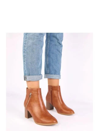 Boty na podpatku  model 221635 Solea