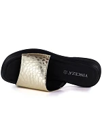 Dámské zlaté kožené žabky Vinceza 66914