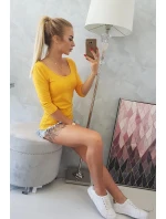 Hořčicová halenka s kulatým výstřihem