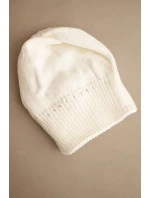 Dámská zimní čepice s vlnou a jemnou výzdobou ecru