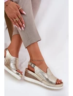 Dámské Kožené Sandály Na Klínu Artiker 56C0920 Zlaté Dámské Kožené Sandály Na Klínu Artiker 56C0920 Zlaté