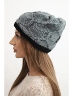 Dámská zimní čepice z vlny s proplétaným vzorem K443 šedá