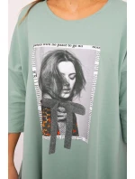 Šaty s potiskem a rozšířenou spodní částí tmavě mátové barvy Šaty s potiskem a rozšířenou spodní částí tmavě mátové barvy