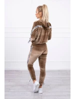 Velurová souprava s ozdobnými stuhami hnědá Velurová souprava s ozdobnými stuhami hnědá