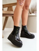 Lakýrované dámské kotníkové boty na platformě a klínku, černé Wloedia