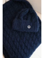 Dámská souprava čepice a šálu s proužkem s ozdobou granátová