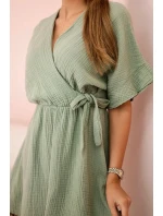 Mušelínové šaty s pasem světle khaki