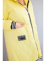 Dámská bunda Plus Size prošívaná s kapucí a sportovními manžetami žlutá