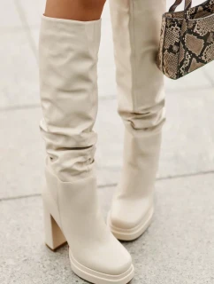 Nazouvací kozačky na podpatku a platformě s řasením zateplené světle béžové Beridra