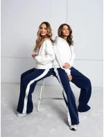 Bílo-tmavě modrý hrubší dámský bavlněný komplet s rozepínací mikinou (503) Bílo-tmavě modrý hrubší dámský bavlněný komplet s rozepínací mikinou (503)