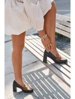 Dámské polobotky na podpatku s výstupky a zlatým detailem Černo-bežové Novella