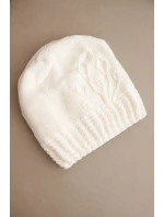 Dámská zimní čepice z vlny s ozdobným ražením K474 ecru