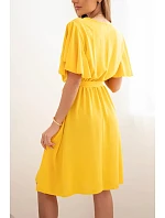 Šaty s překládaným výstřihem žlutá
