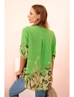 Dámská bavlněná košile s ohrnutými rukávy a zvířecím vzorem zelená