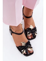 Dámské sandály na podpatku s ozdobným květem Vinceza 20283 Černé