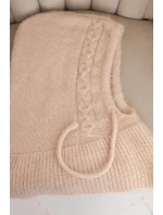 Dámská čepice s kapucí a pleteným vzorem s uvázáním béžová