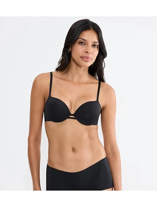 BODY MAKE-UP ILLUSION – hladká podprsenka s kosticí a lehkým polstrováním Triumph BODY MAKE-UP ILLUSION – hladká podprsenka s kosticí a lehkým polstrováním Triumph